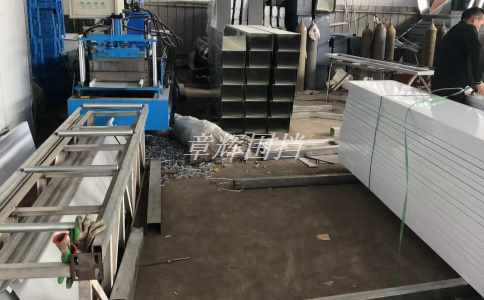 金属围挡施工中如何保障施工人员的安全?(探究金属围挡施工中的安全保障措施) 金属围挡施工中如何保障施工人员的安全?(探究金属围挡施工中的安全保障措施)