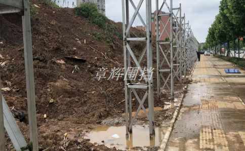 岛国AV在线免费观看 金属围挡在工业和物流设施中的作用是什么? 岛国AV在线免费观看 金属围挡在工业和物流设施中的作用是什么?