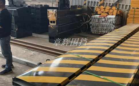 岛国AV在线免费观看 金属围挡在道路和交通建设中的作用是什么? 岛国AV在线免费观看 金属围挡在道路和交通建设中的作用是什么?